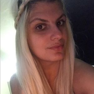 Meet your Posher, Madeline